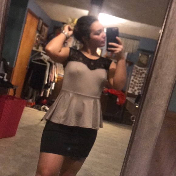 PEPLUM DRESS🌸💋 - Picture 1 of 4